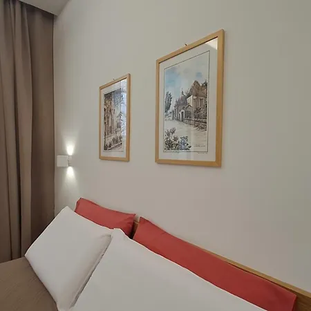 Mare E Mura * Cefalú